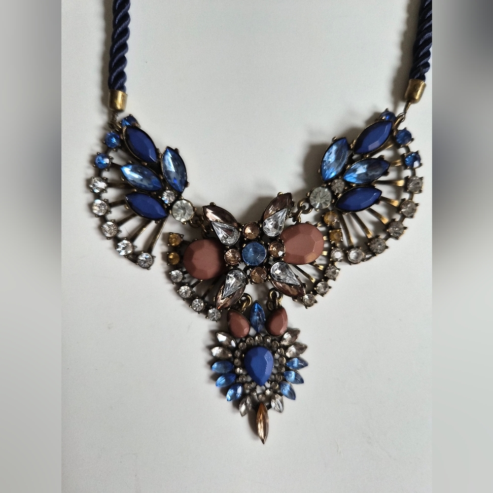 Elegant Art Deco Statement Necklace